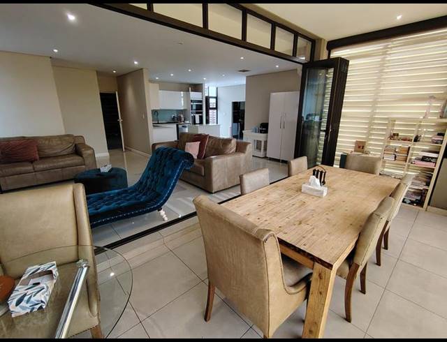 4 BEDROOM TOWNHOUSE FOR SALE IN IZINGA